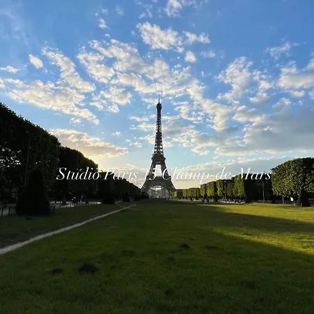 15 Champ-de-mars Parigi